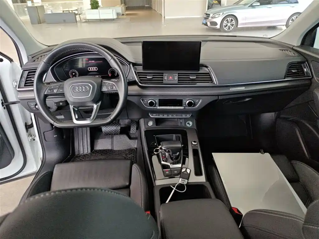 Audi Q5L 2021 40 TFSI Luxury