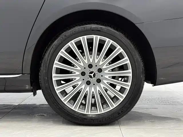 Mercedes-Benz E-Class — миниатюра 12
