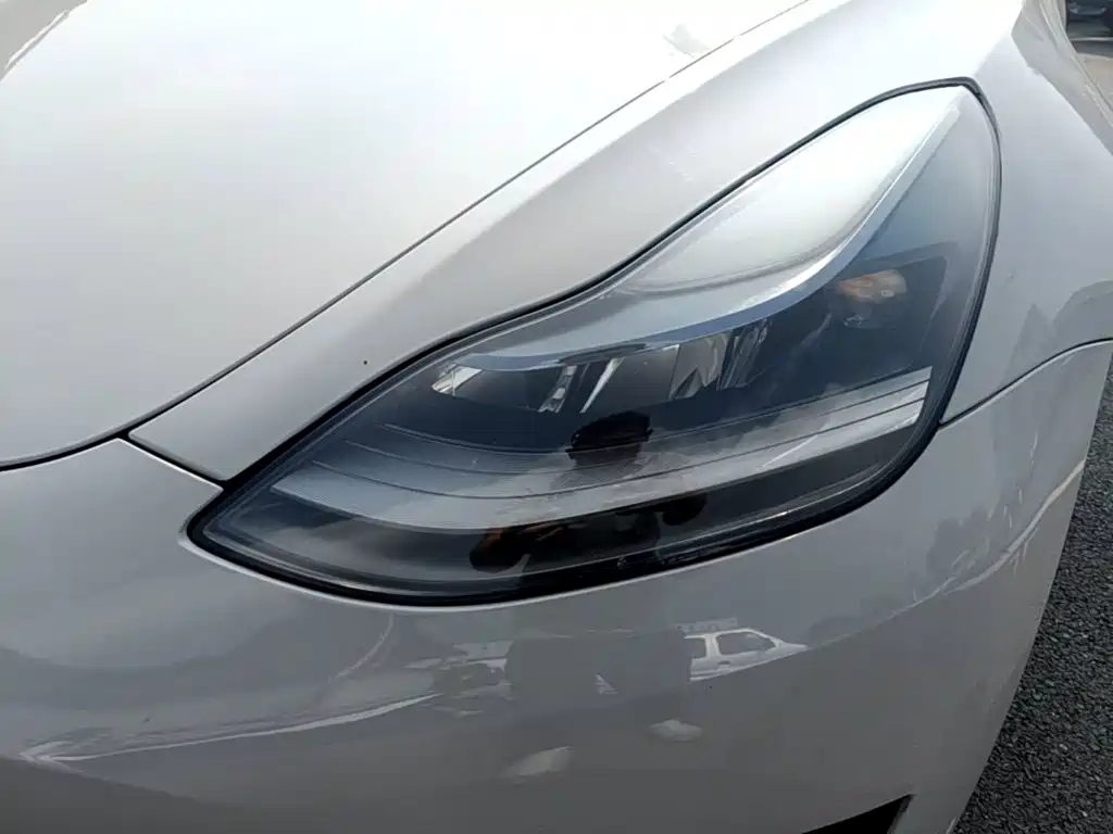 Tesla Model 3 — миниатюра 24