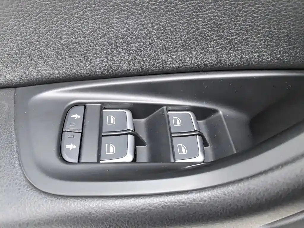 Audi A6L — миниатюра 9