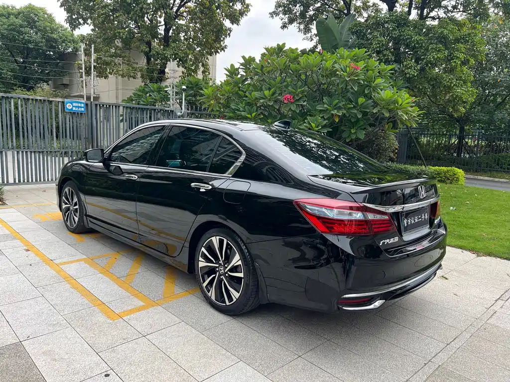 Honda Accord 2016 2.0L