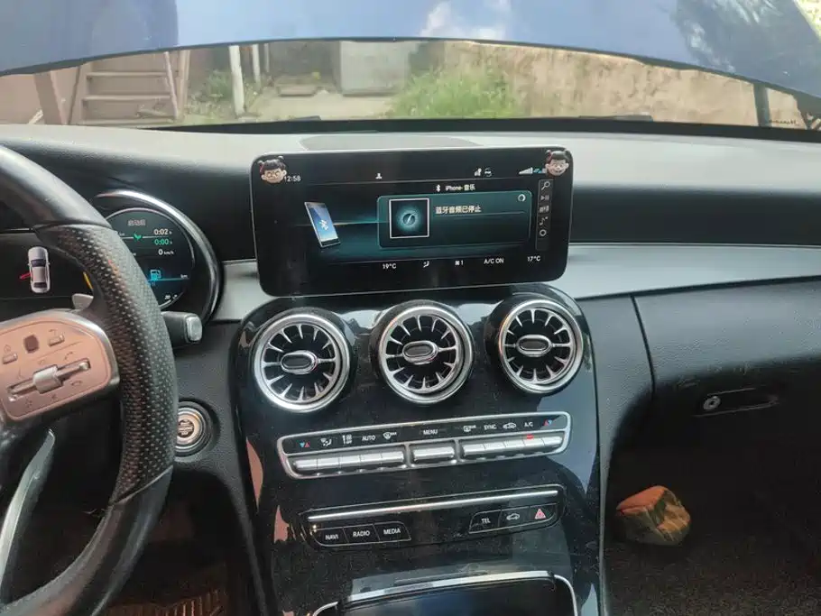 Mercedes-Benz C-Class — миниатюра 13