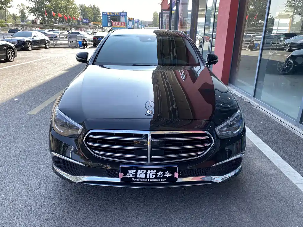 Mercedes-Benz E-Class — миниатюра 2