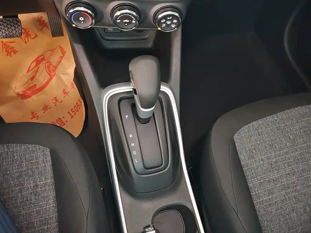 Chevrolet Trax — миниатюра 14