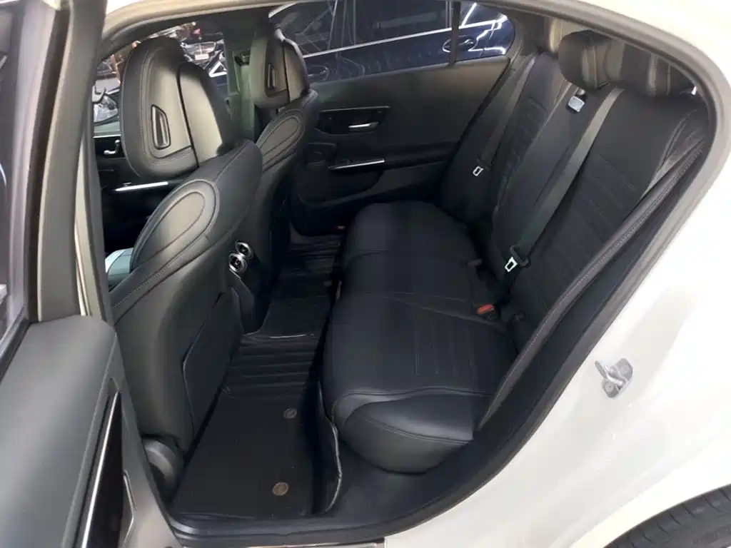 Mercedes-Benz C-Class — миниатюра 17