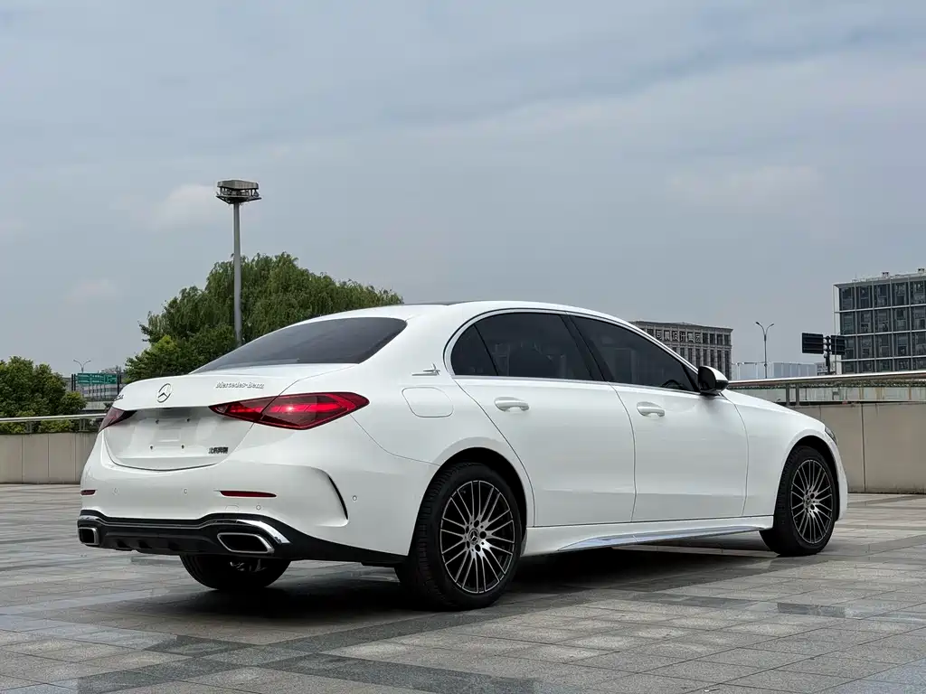 Mercedes-Benz C-Class — миниатюра 11