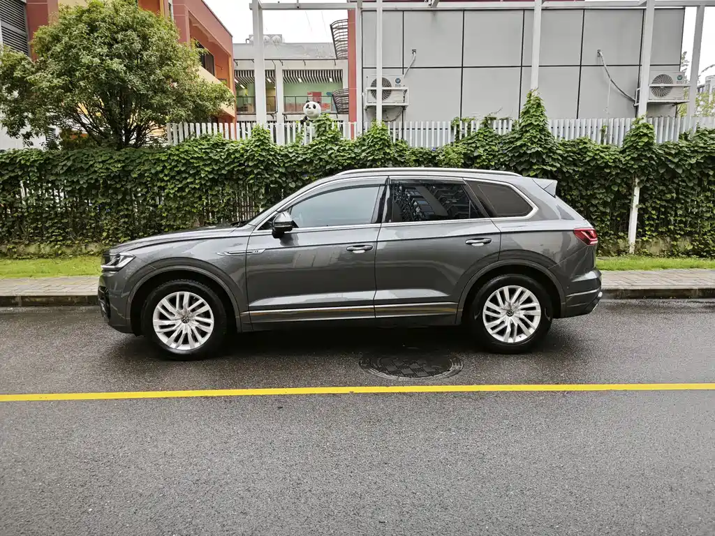 Volkswagen Touareg — миниатюра 4