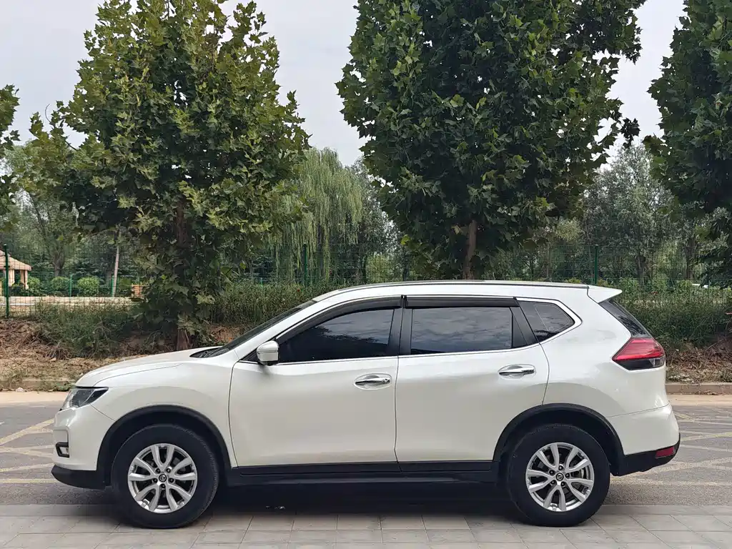 Nissan X-Trail — миниатюра 8