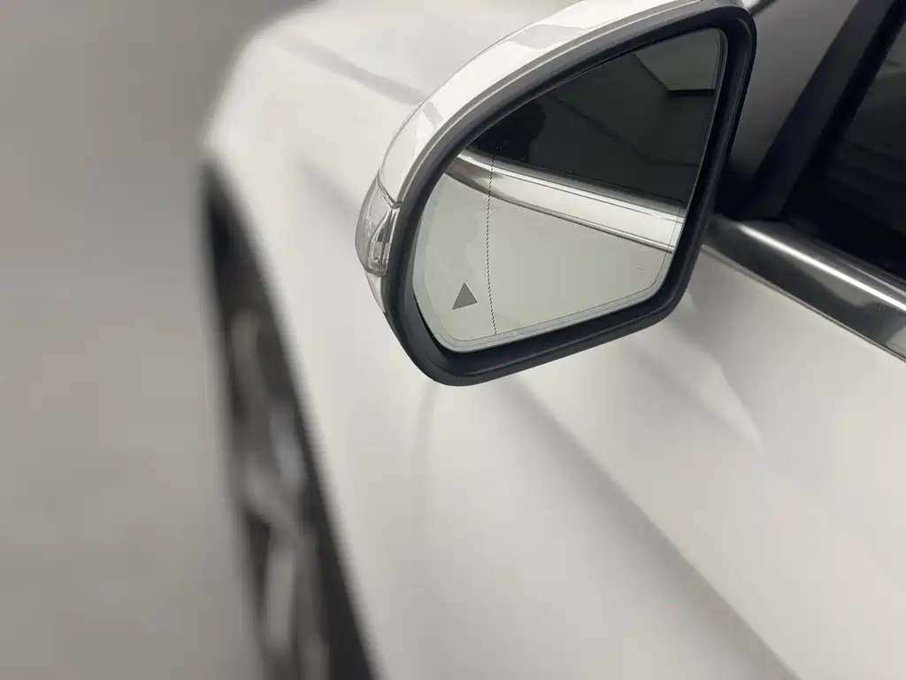 Mercedes-Benz GLC — миниатюра 5