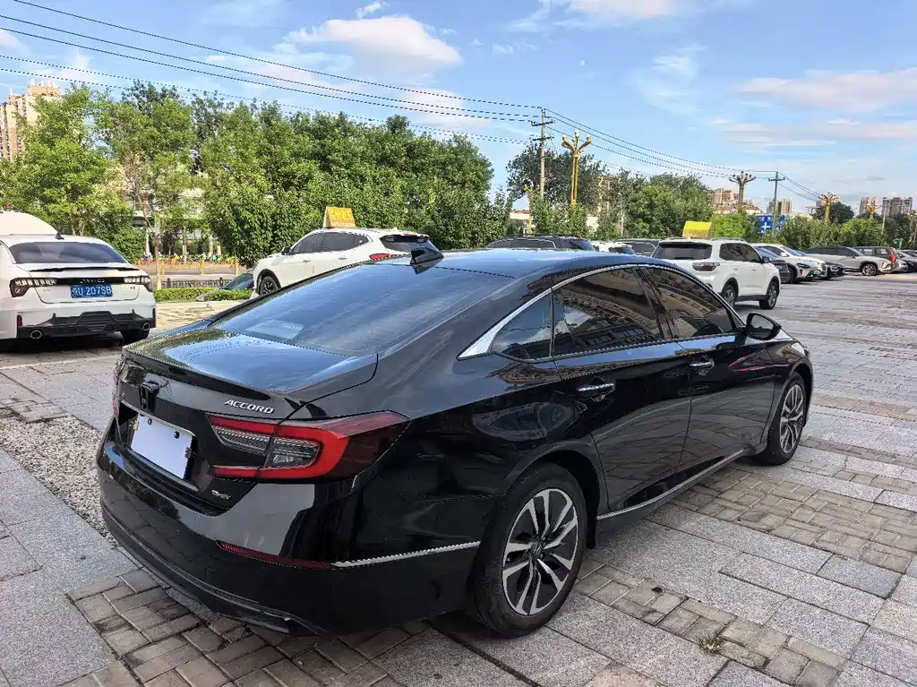 Honda Accord — миниатюра 9