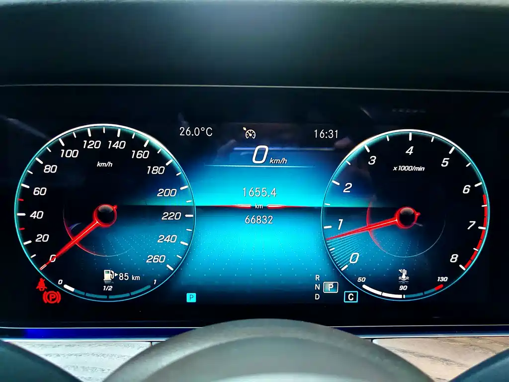 Mercedes-Benz E-Class — миниатюра 14