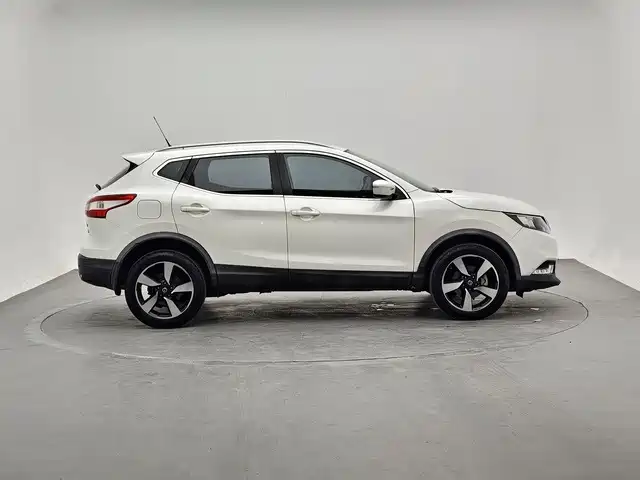 Nissan Qashqai — миниатюра 4