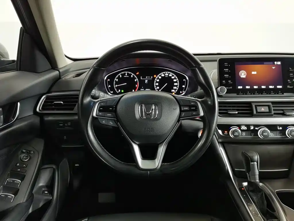 Honda Accord — миниатюра 11
