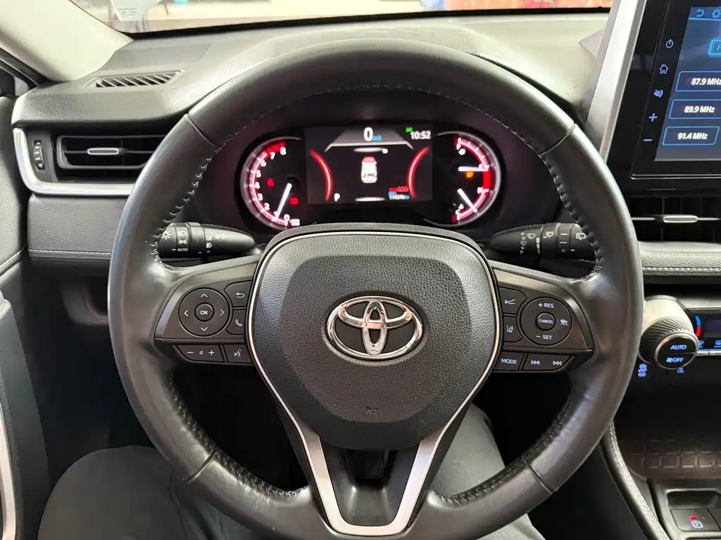 Toyota RAV4 2020 2.0L CVT Luxury