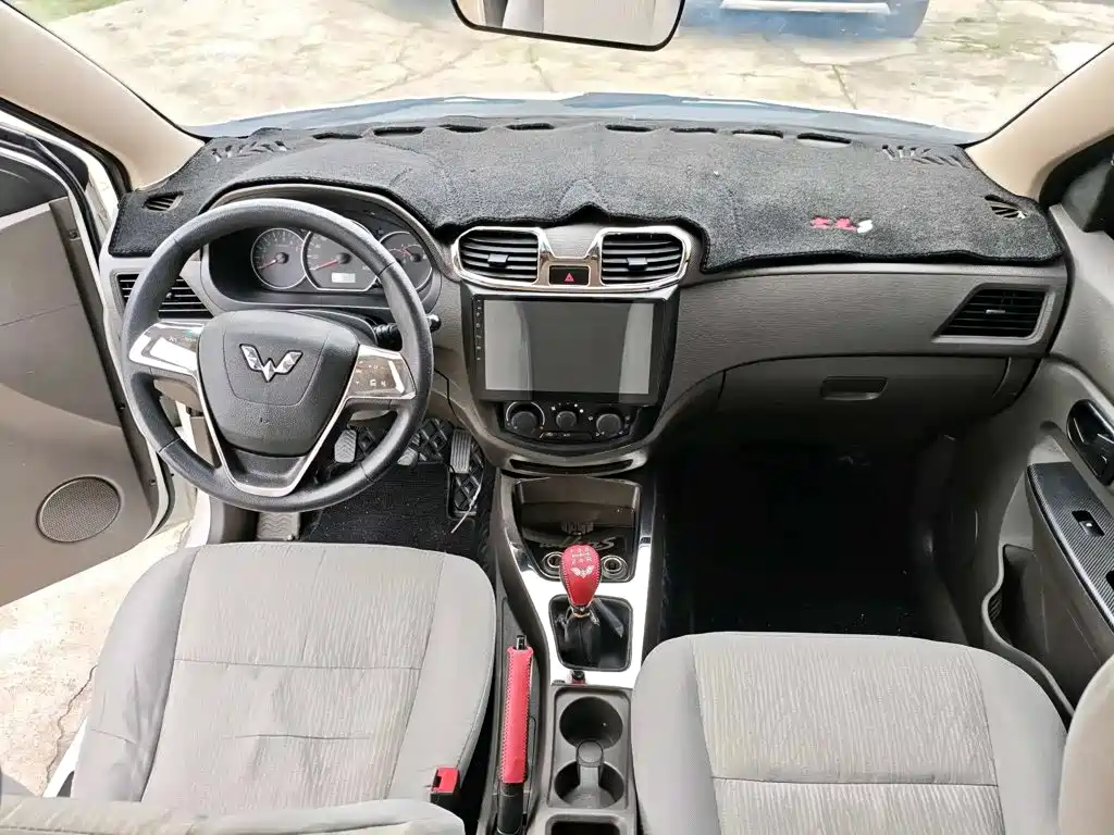 Wuling Hongguang — миниатюра 4