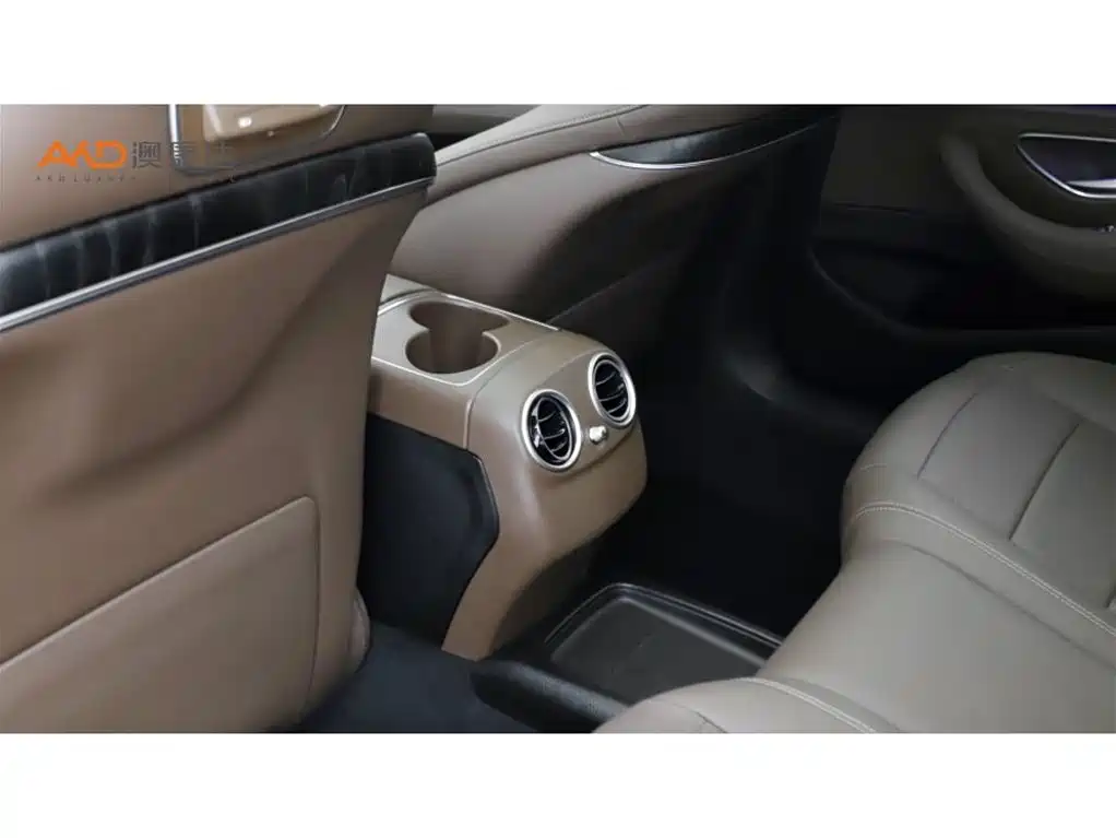 Mercedes-Benz E-Class — миниатюра 9