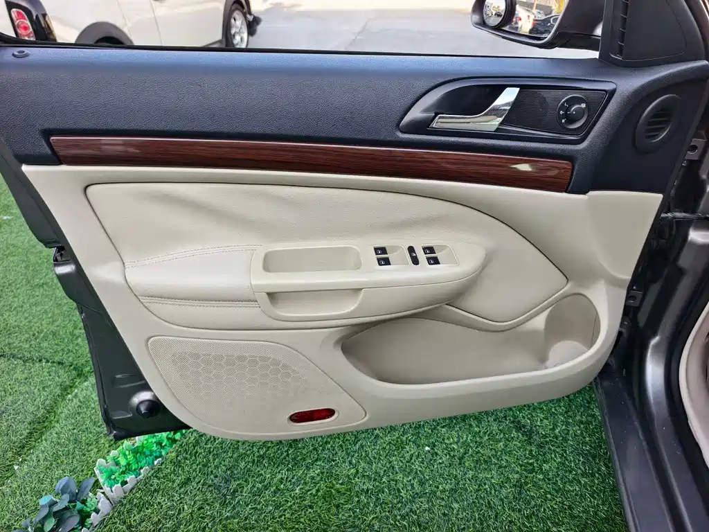 Skoda Octavia 2010 2.0L AT