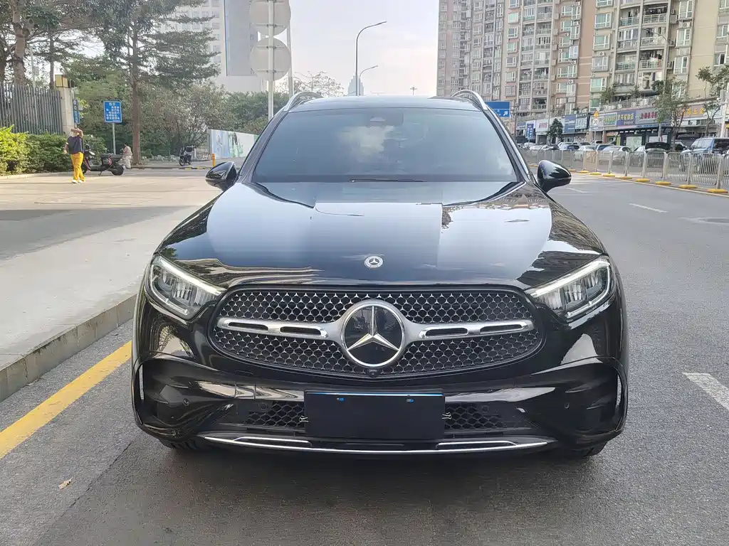 MERCEDES-BENZ GLC