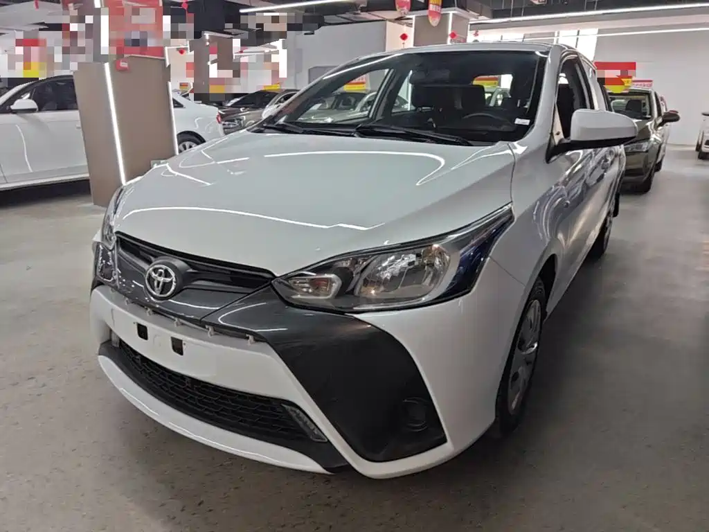 Toyota Yaris L — миниатюра 2