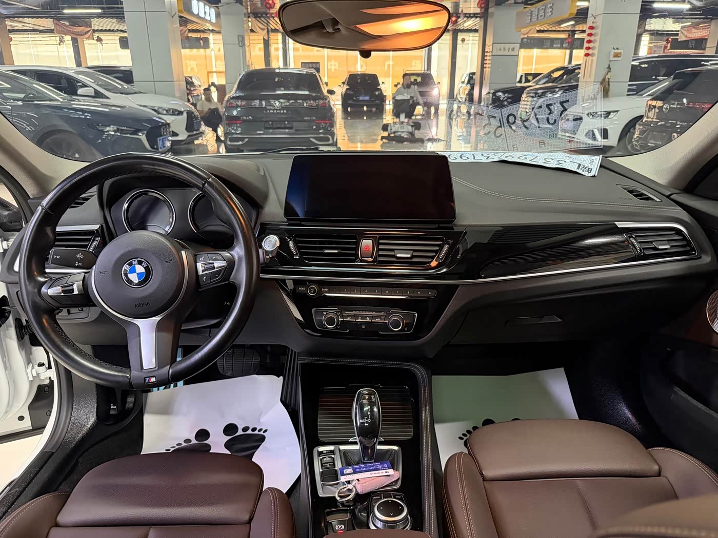 BMW 1 Series 1.5 л 2023 г. Белый, пробег 28000 км