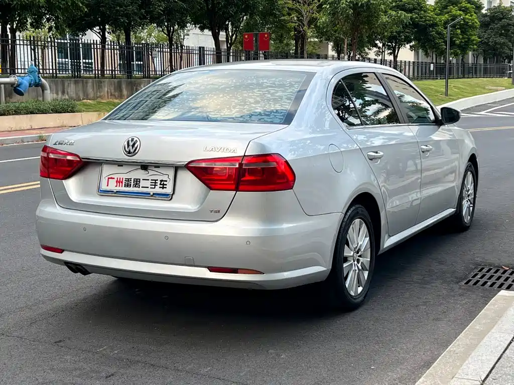 Volkswagen Lavida — миниатюра 2