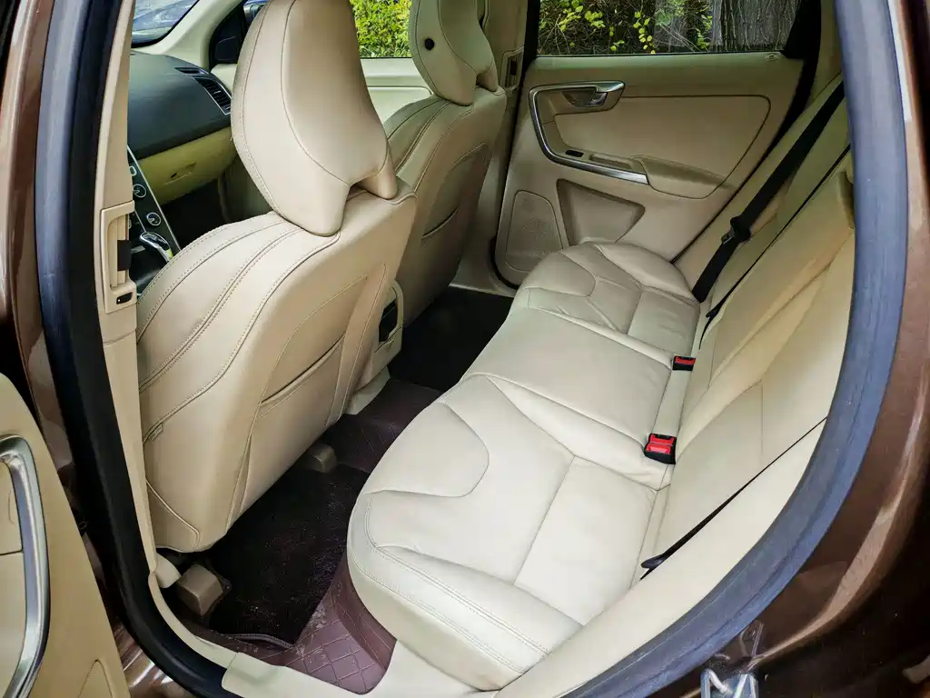 Volvo XC60 (Import) — миниатюра 8