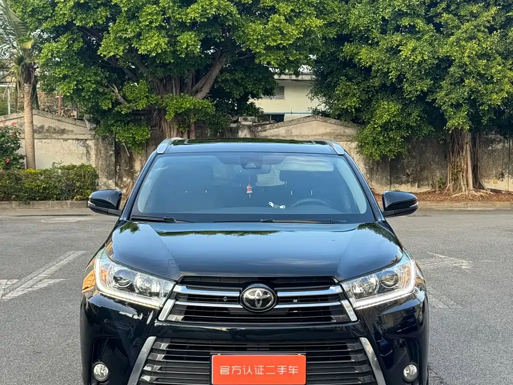 TOYOTA HIGHLANDER
