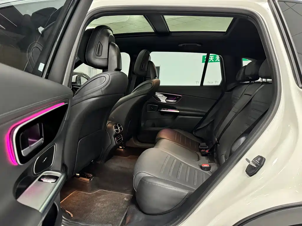 Mercedes-Benz GLC 2023 GLC 260 L 4MATIC 5 мест