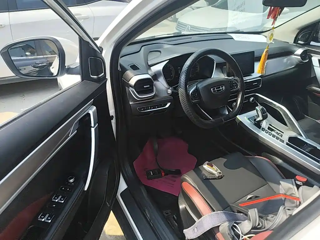 Geely Binyue — миниатюра 16