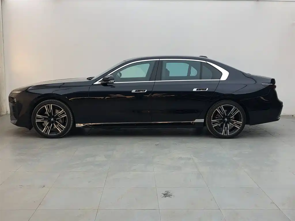 BMW 7 Series — миниатюра 3