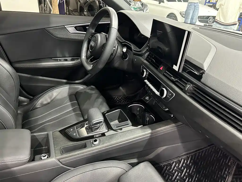 Audi A4L — миниатюра 12