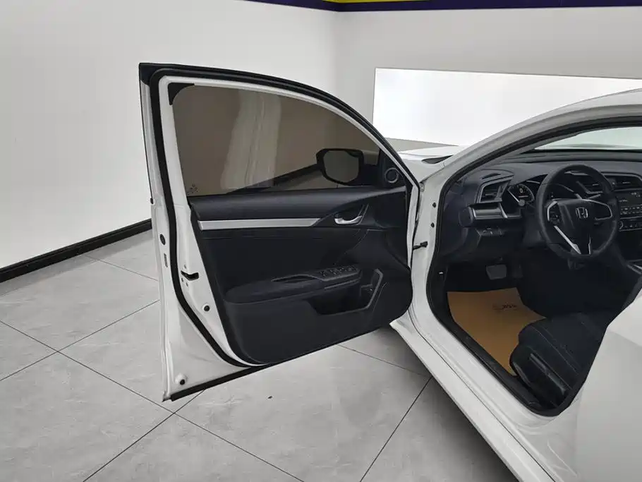 Honda Civic — миниатюра 7