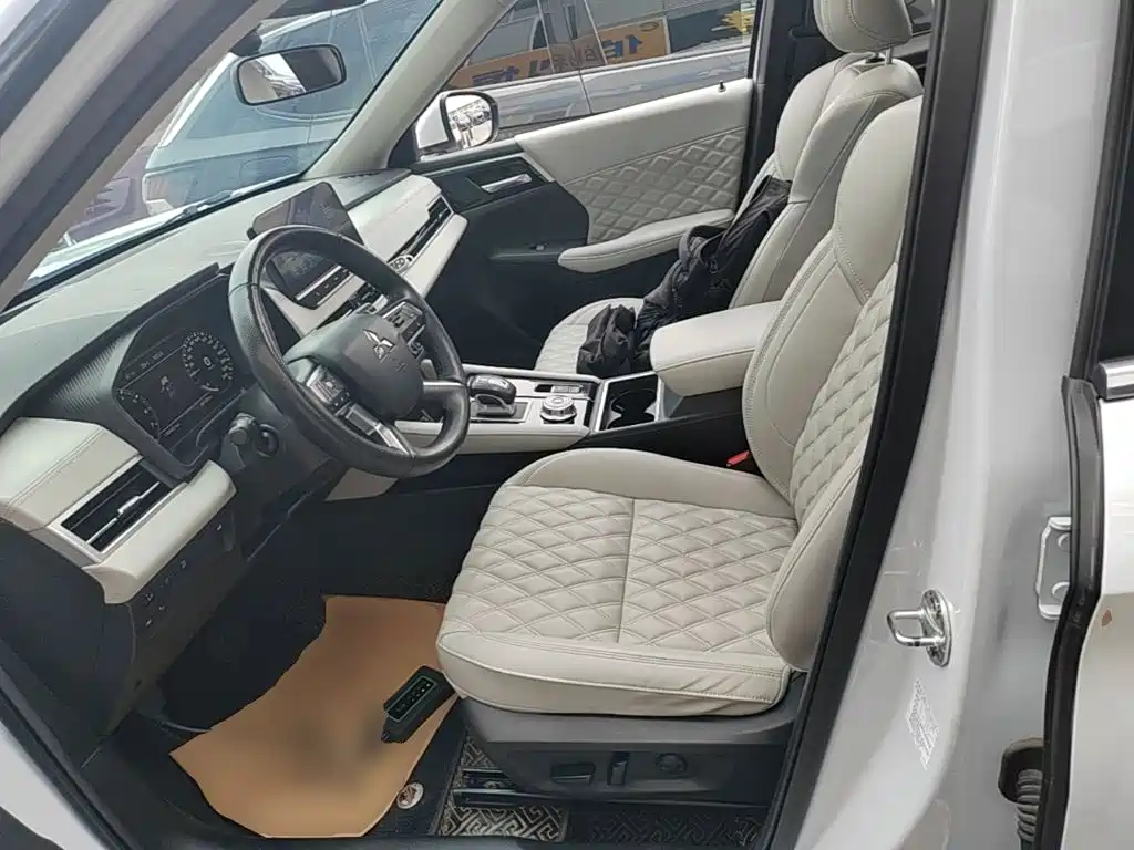 Mitsubishi Outlander — миниатюра 15