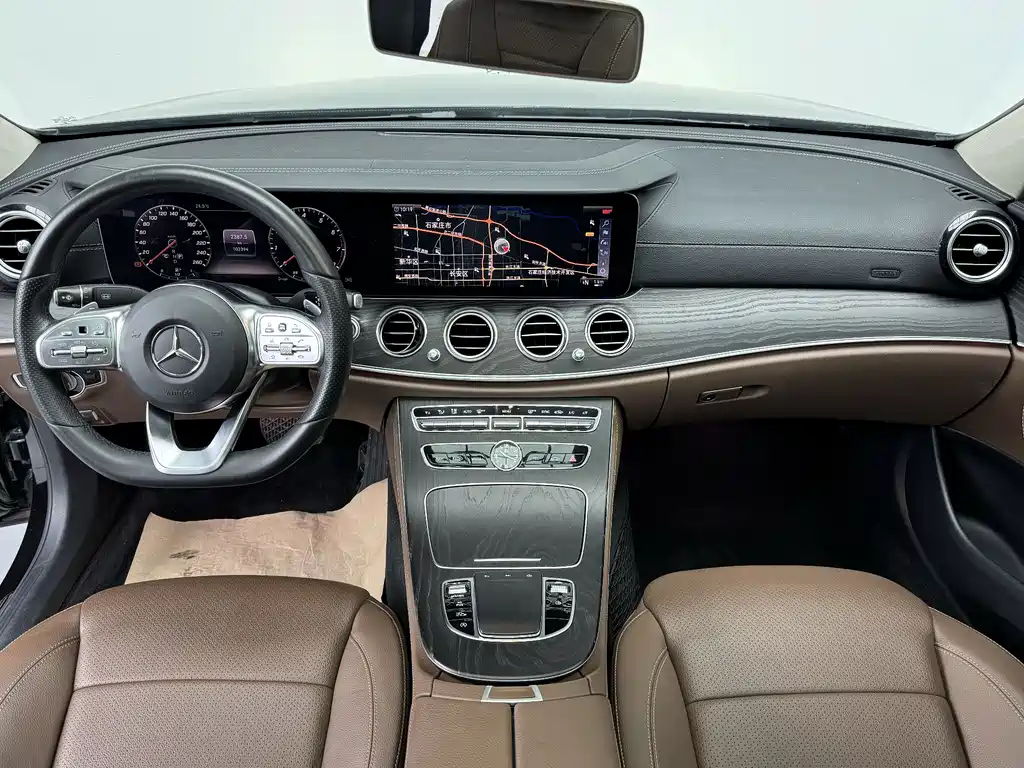 Mercedes-Benz E-Class — миниатюра 19