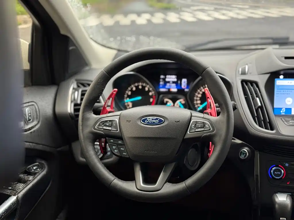Ford Kuga — миниатюра 8