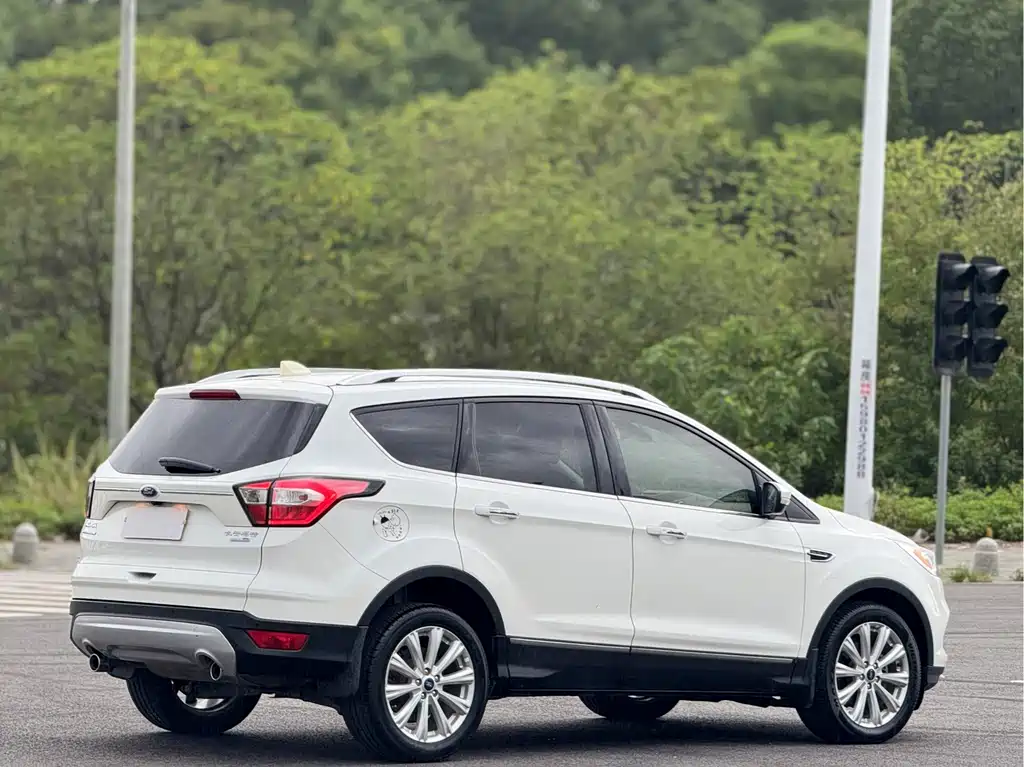 Ford Kuga — миниатюра 14