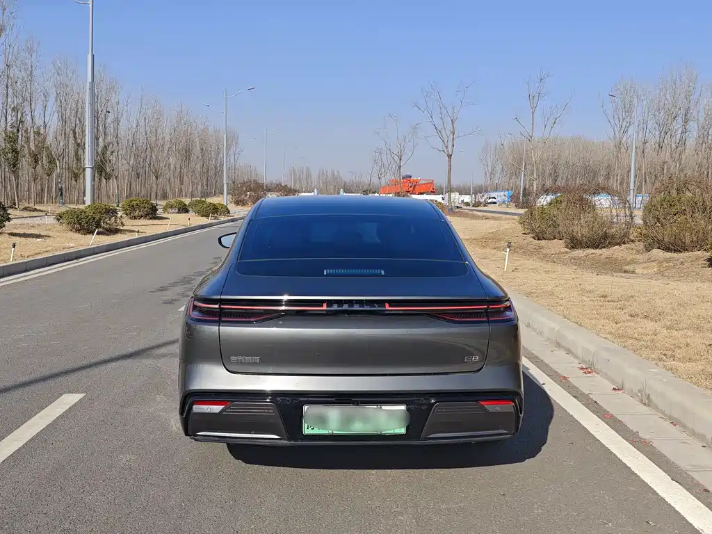 GEELY GALAXY GALAXY E8