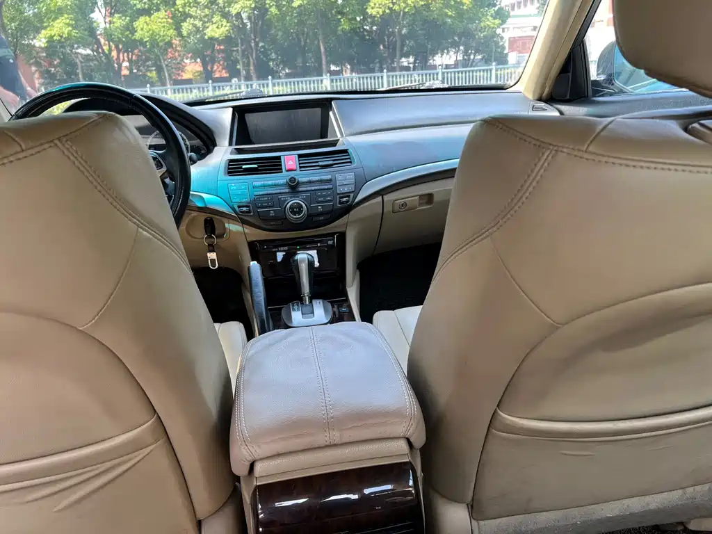 Honda Accord — миниатюра 13