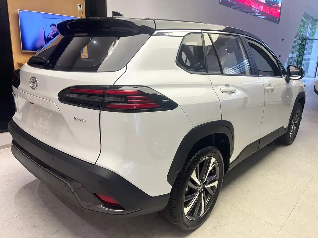 Toyota Frontlander 2026 2.0L Luxury PLUS