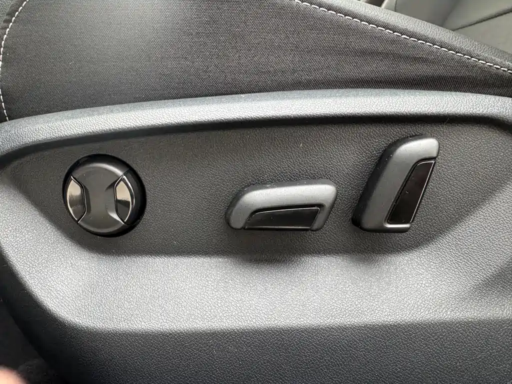 VOLKSWAGEN T ROC EXPLORING SONGS