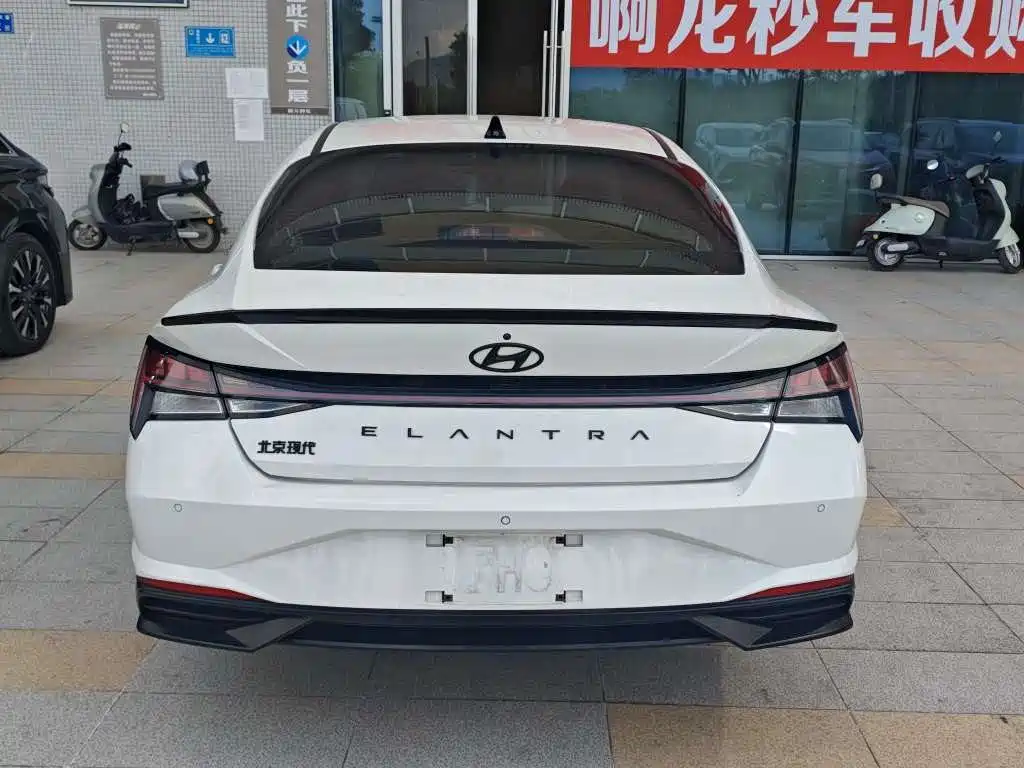 Hyundai Elantra — миниатюра 10