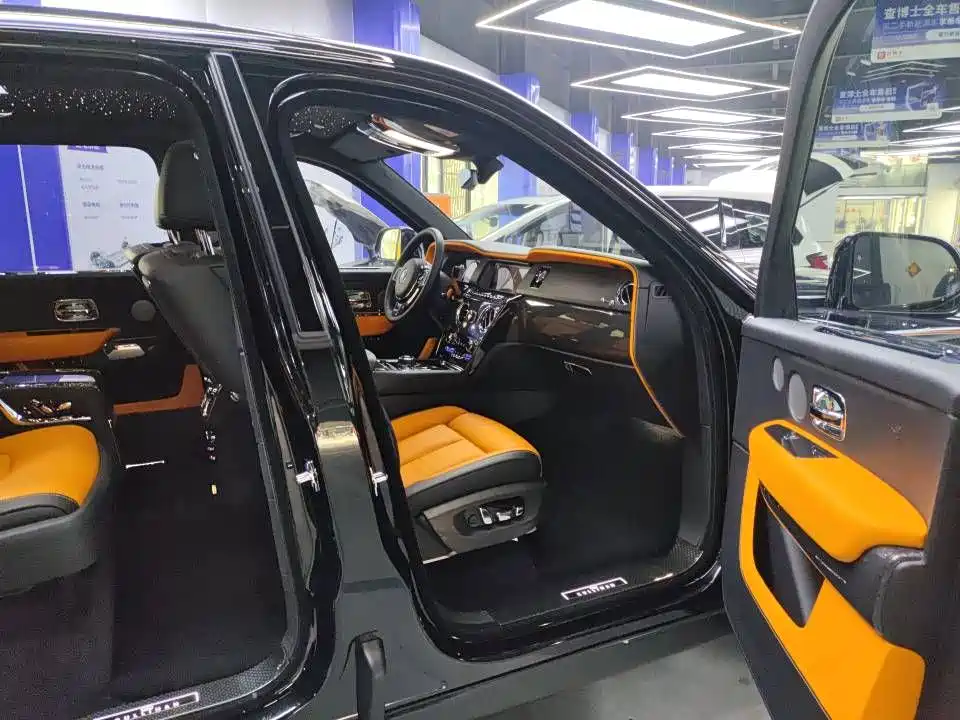Rolls-Royce Cullinan — миниатюра 10