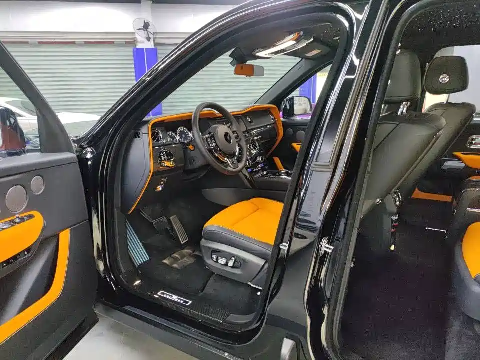 Rolls-Royce Cullinan — миниатюра 11