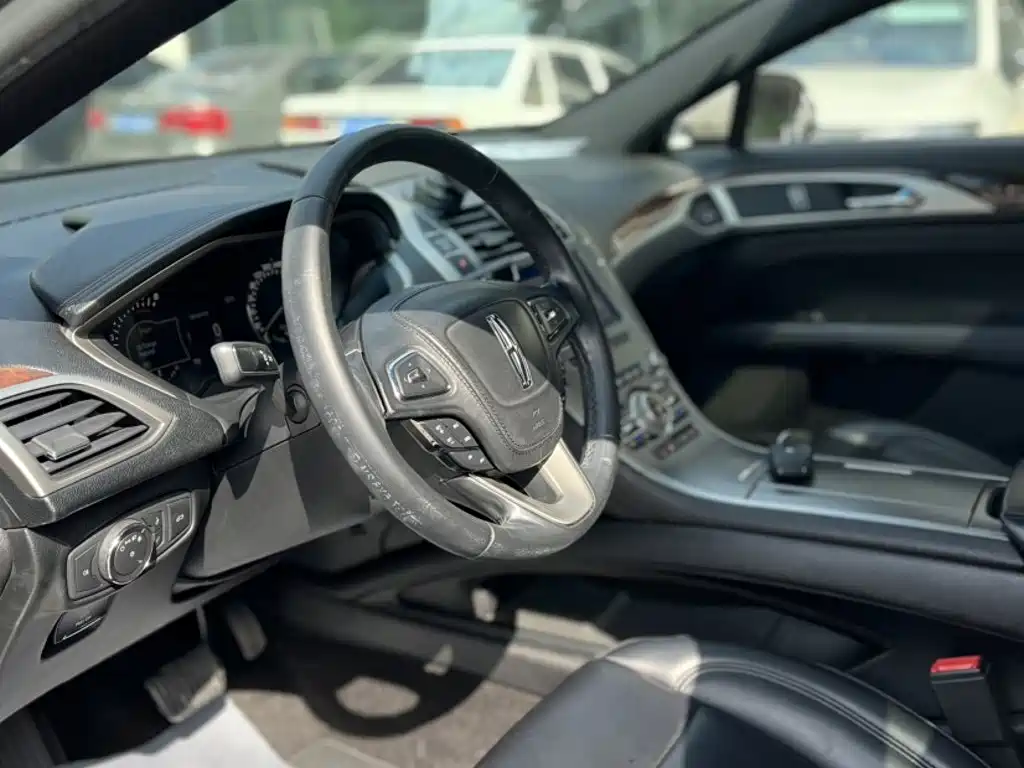 Lincoln MKZ — миниатюра 12