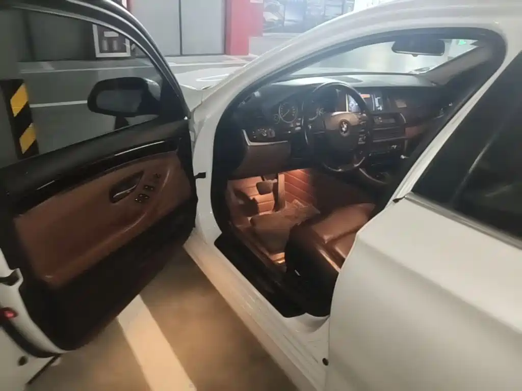 BMW 5 Series — миниатюра 21