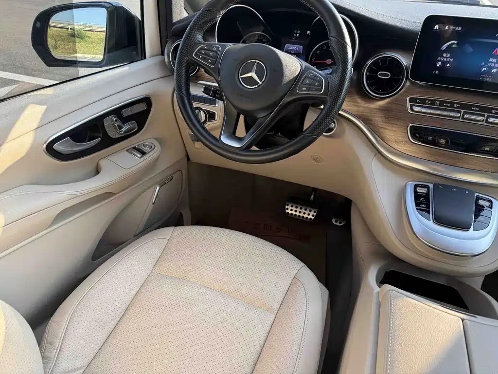 Mercedes-Benz V-Class — миниатюра 22