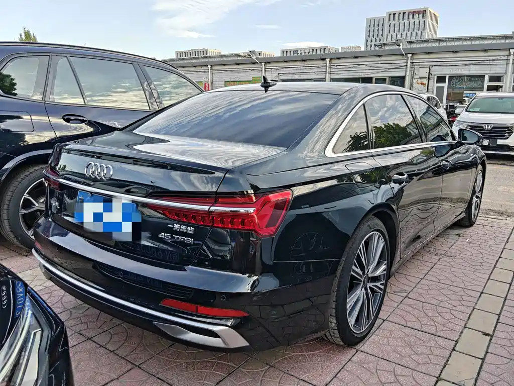 Audi A6L — миниатюра 12