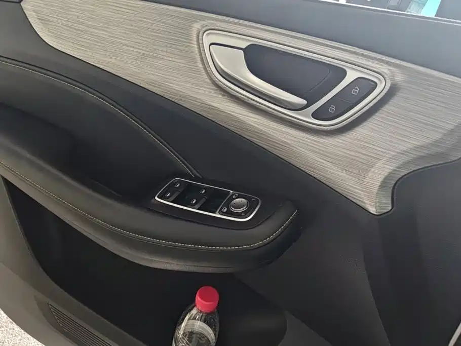 Roewe RX5 New Energy — миниатюра 7