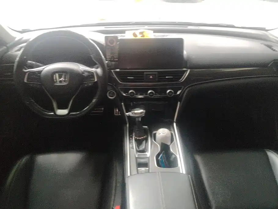 Honda Accord — миниатюра 11