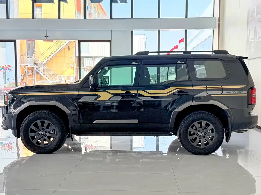 Toyota Land Cruiser Prado 2024 2.4T WX 6 мест